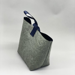 【特殊輕質材質】單手柄包（橄欖灰x海軍藍，手柄顏色：海軍藍） 第9張的照片