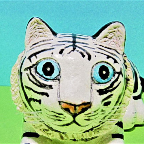 ホワイトタイガー（中）置物＃5（石粉粘土と新聞紙） その他置物 工房