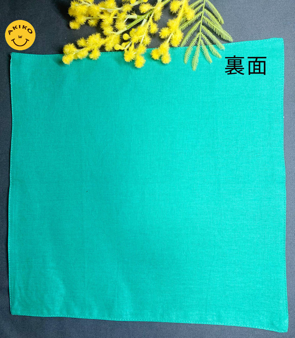 リネン手刺繍ハンカチ「猫」30cm×30cm「緑」 7枚目の画像