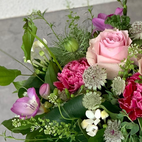 言葉にしなくても気持ち伝わる！カーネーションのフラワー