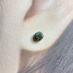 天然アイアンオパール14kgf片耳ピアス☆オーストラリア・Yowah産原石から磨いた１点もの！ 2枚目の画像