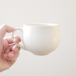 白マット釉のほっこり丸いマグカップ ＊ １ 14枚目の画像