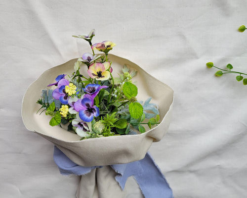 すみれの花束 アートフラワー Tsumi-kusa 通販 13681820｜Creema(クリーマ)