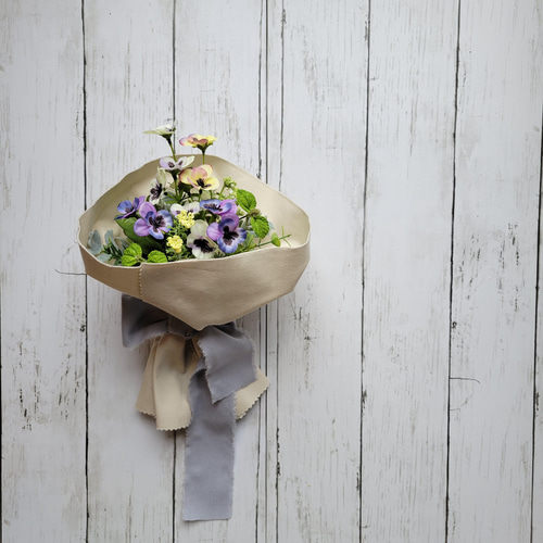 すみれの花束 アートフラワー Tsumi-kusa 通販 13681820｜Creema(クリーマ)