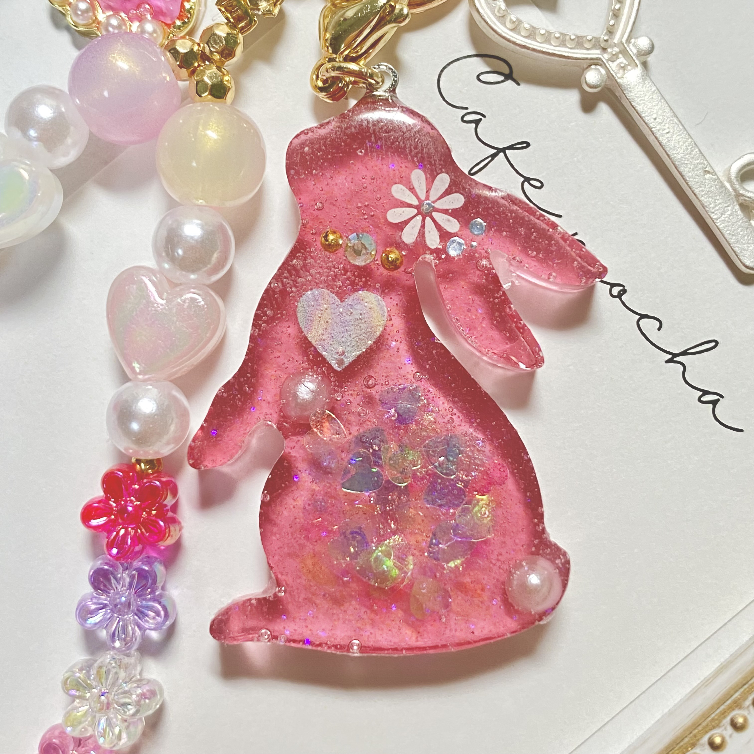 キーホルダー　うさぎ　かわいい　レジン　ハンドメイド