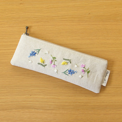 筆袋花卉刺繡 第1張的照片