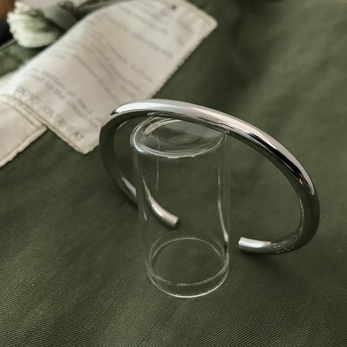 □Pt900-ラウンドバングル-幅4㎜｜素材-プラチナ900｜オーダーメイド