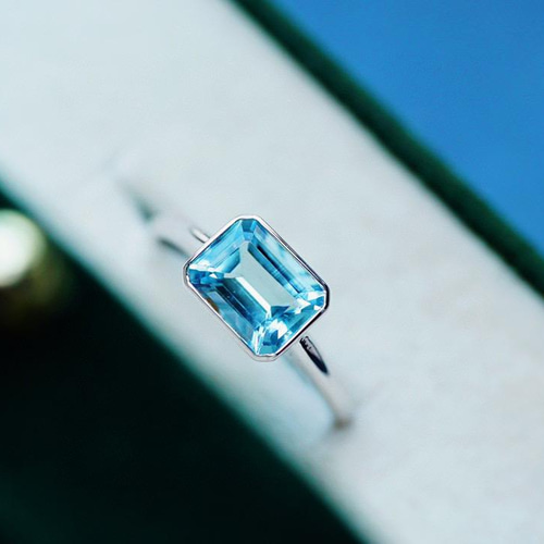 agete シンプルリング アクアマリン　美品　水色 agete シンプルリング アクアマリン 美品 水色 アクアマリンの