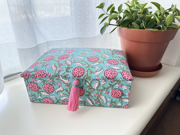 Blue Botanical Cartonnage Accessory Box (L size) Pink tassel 第3張的照片