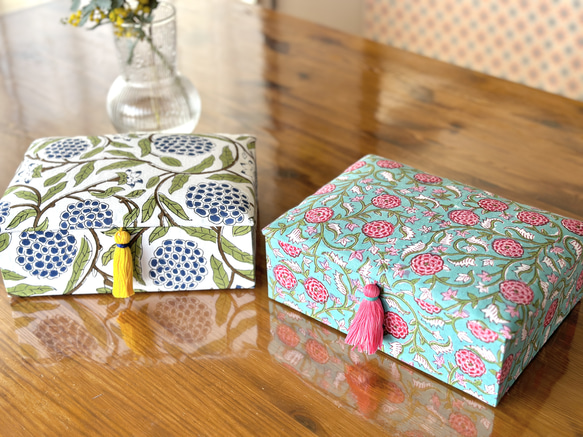 Blue Botanical Cartonnage Accessory Box (L size) Pink tassel 第9張的照片