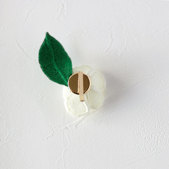 白いカリンの花ポニーフック 3枚目の画像