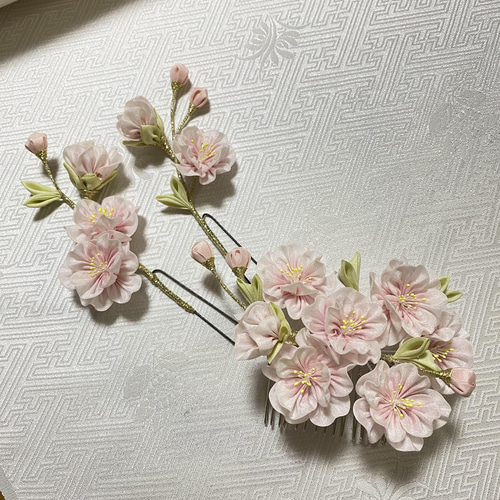 桜のコーム つまみ細工 髪飾り 羽二重 コーム cream chocolate 0723