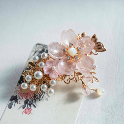 ヘアゴム レジン オーバル型 天然石ローズクォーツと桜とお花 ヘアゴム レジン オーバル型 天然石ローズクォーツと桜とお花