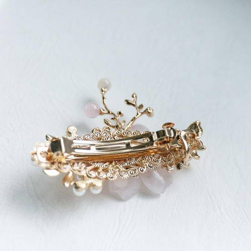 高級シェルクイーンコンクと天然石ローズクォーツの桜のバレッタ ヘア