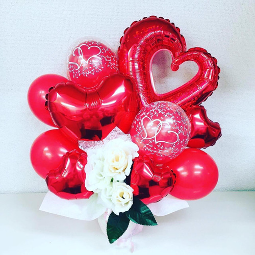 推し活　バルーン　ギフト　バルーンブーケ　推しカラー　生誕祭　誕生日　祝い 推し活”を花で華やかに彩る！ バルーン付きバースデーフラワー