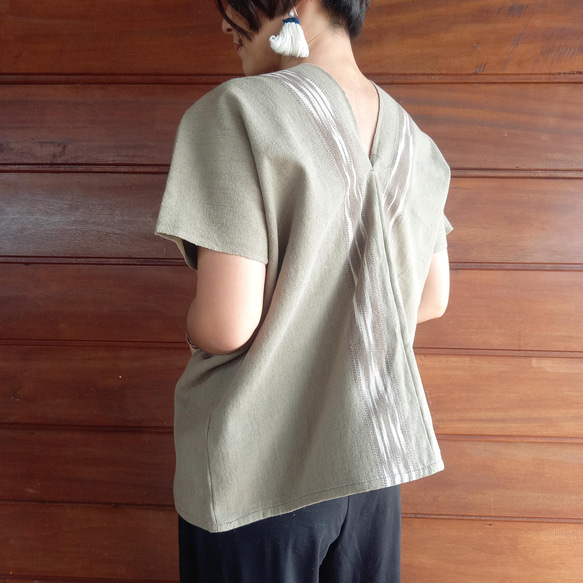 泰國克倫部落植物染色和手工編織上衣 / 苔綠色 / 棉 / 卡蘇里染色 / 襯衫 第2張的照片