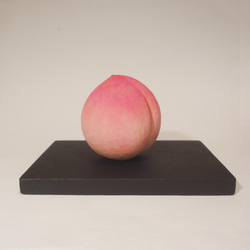 癒しの 木彫アート 『 桃 』 静物彫刻 もも　古代桃　果物　ピンク　ピーチ 9枚目の画像