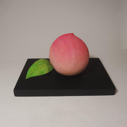 癒しの 木彫アート 『 桃 』 静物彫刻 もも　古代桃　果物　ピンク　ピーチ 6枚目の画像