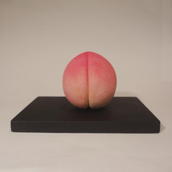 癒しの 木彫アート 『 桃 』 静物彫刻 もも　古代桃　果物　ピンク　ピーチ 7枚目の画像