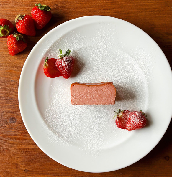 母の日や春ギフトに♡苺に恋したチーズケーキ【シンプル版】 2枚目の画像