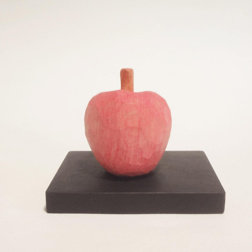 癒しの木彫刻 小さな 静物彫刻 『 りんご 』 木彫り 林檎 彫刻 佐藤