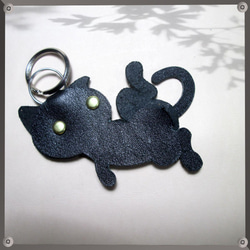 KEY・RING -くろねこ・へそ天01-　キーホルダー 3枚目の画像