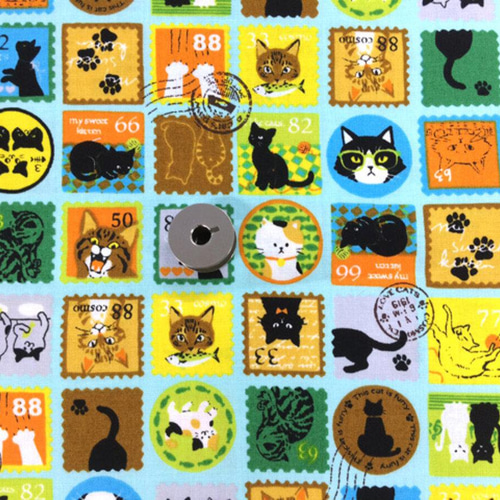 再販【100×50】猫ちゃんの切手柄 生地（ライトブルー） 生地