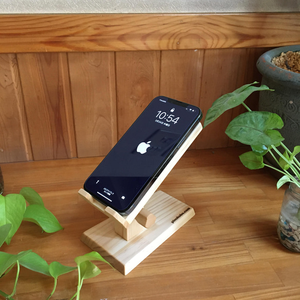 スマホスタンド　iPhoneスタンド　木製　気のぬくもり　角度無段階調整式 色 : 自然な木の色　ナチュラル 6枚目の画像