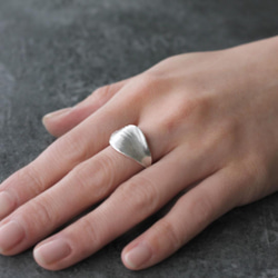 花瓣戒指 第2張的照片