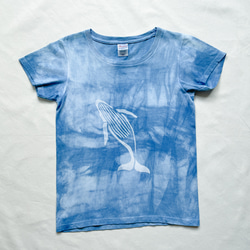 送料無料　”跳ねるクジラ”2 藍染めTシャツ　絞り染め 海　光 2枚目の画像