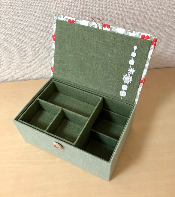 Berryインテリアボックス〈Lサイズ〉小物入れ・アクセサリーケース（カルトナージュ）【仕切り箱別売り】《受注制作》 12枚目の画像