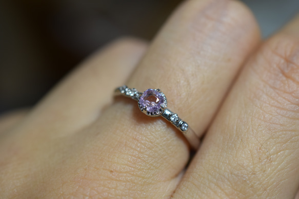 RG23-81 天然 超薄ピンク紫 サファイア リング 指輪 シンプル フリーサイズ シルバー 金属アレルギー対応 10枚目の画像