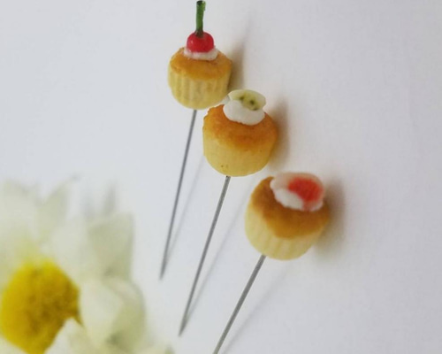ミニチュアフード雑貨❈スイーツまち針3本セット（こんがりフルーツ