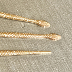 黃銅製成的複古蛇圖案金屬零件（4 件套） 第1張的照片