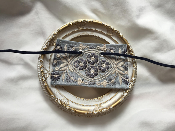 インド刺繍 リボン ポニーフック ラップリボン リボンラップ ライトブルー×紺色 2枚目の画像