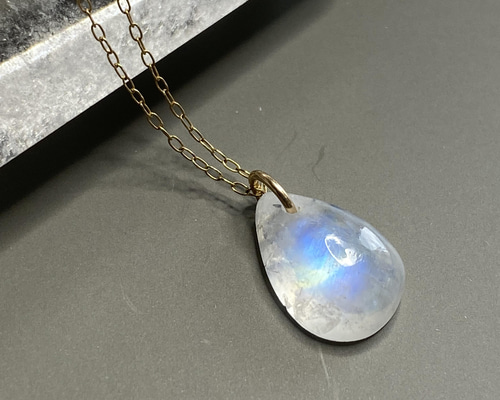 K18 マベパールとストーンのチャーム K18 マベパールとストーンのチャーム