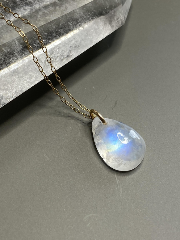 K18 ペンダント　トップ　ムーンストーン　0.78 g umu_pn0734