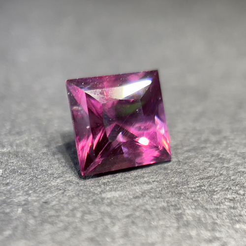 スピネルルース レッドスピネル 1.45カラット 非加熱 プリンセス