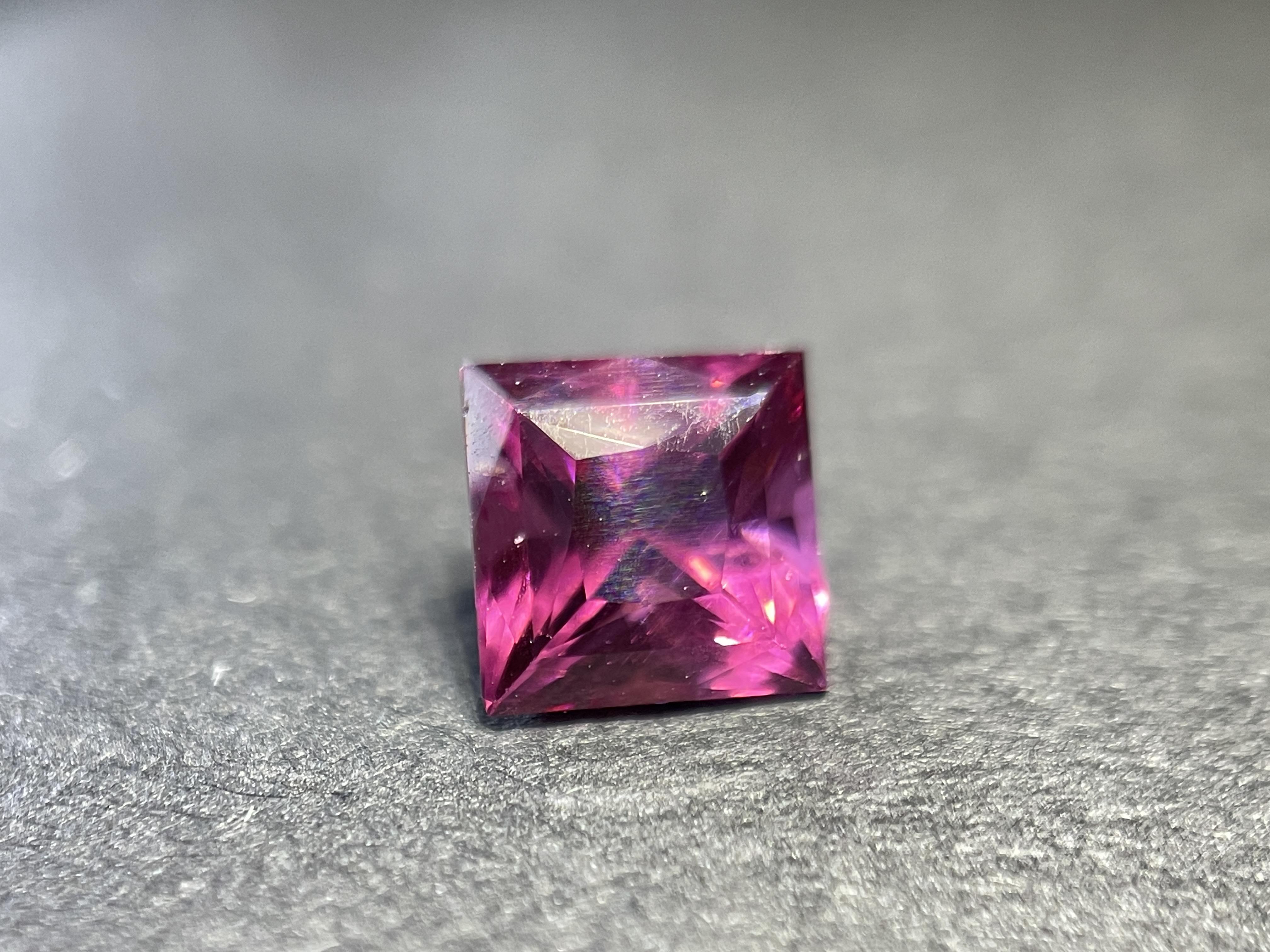 スリランカ産非加熱天然レッドスピネルルース スリランカ産非加熱天然レッドスピネルルース