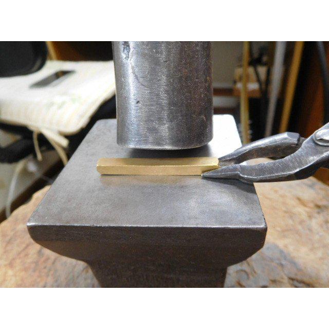 鍛造 結婚指輪 純金 24金 k24 幅広い 槌目 平打ち リング 幅5mm くすみ加工