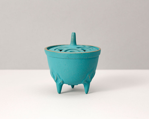 【昭和レトロ】南部鉄器・茅葺屋根　香炉 茅葺屋根の香炉 鉄製 蚊取り線香入れ 在銘 和風雑貨 金属工芸 アイアン