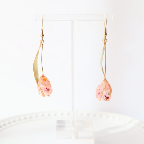 押し花マニキュアフラワーのチューリップイヤリング/ピアス ピンク