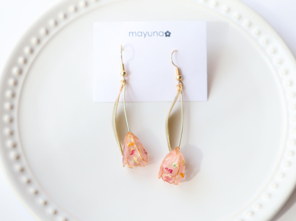 押し花マニキュアフラワーのチューリップイヤリング/ピアス ピンク