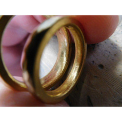 鍛造 結婚指輪 純金 24金 k24 槌目 甲丸 リング 男性5mm 女性3mm くすみ加工 6枚目の画像