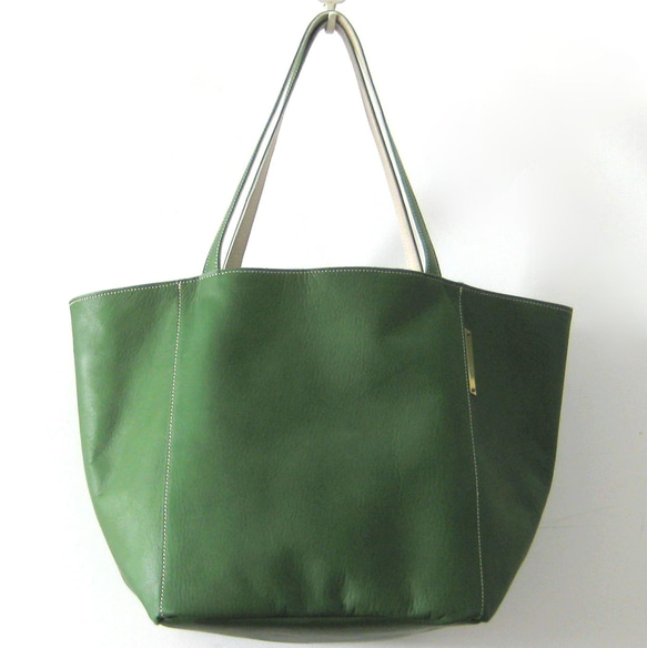 リバーシブルMサイズ グリーン+グレージュ　本革製　リバーシブルバッグ 2枚目の画像