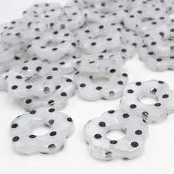 フラワービーズ　26mm 【Marble dot / White 】 4個 2枚目の画像