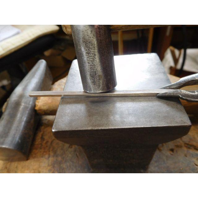 鍛造 結婚指輪 プラチナ1000 純プラチナ プラチナ999 槌目 平打ち リング 女性4mm 男性5.5mm