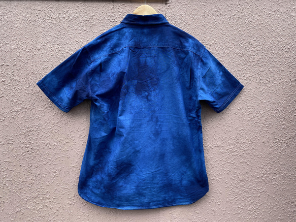 大定番！！ 『一点物』 藍染めオックスフォード半袖ワイシャツ 淡麗濃淡染め技法 XLサイズ 男女兼用 2枚目の画像