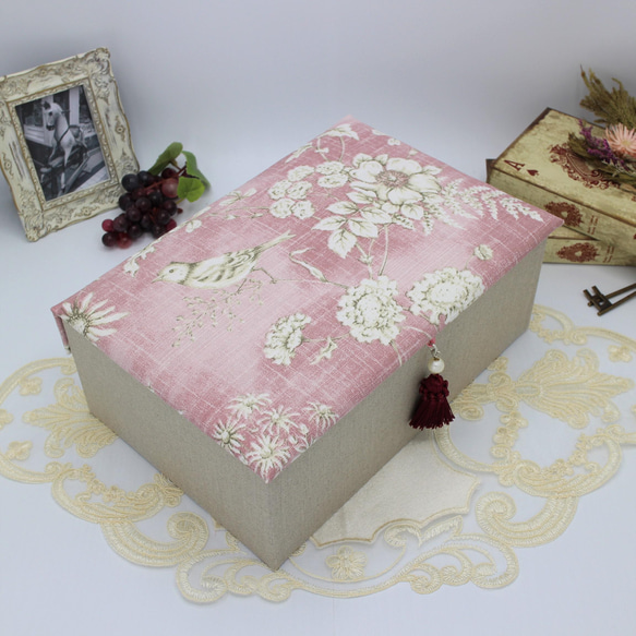 【受注制作】　フランス製 トワルトジュイ　２段ツールボックス / 裁縫箱 （花と小鳥のリフレイン / ピンク） 8枚目の画像
