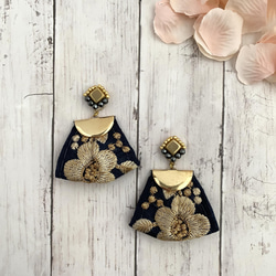 印度刺繡絲帶海軍藍金珠刺繡捷克珠手術不銹鋼耳環 第4張的照片